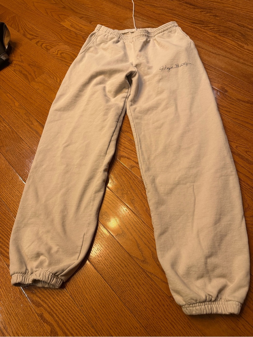 Hazel boutique beige Women’s Sweatpants with cuffed bottom size L